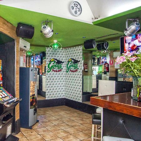 ホテル Hostal Goias オビエド エクステリア 写真