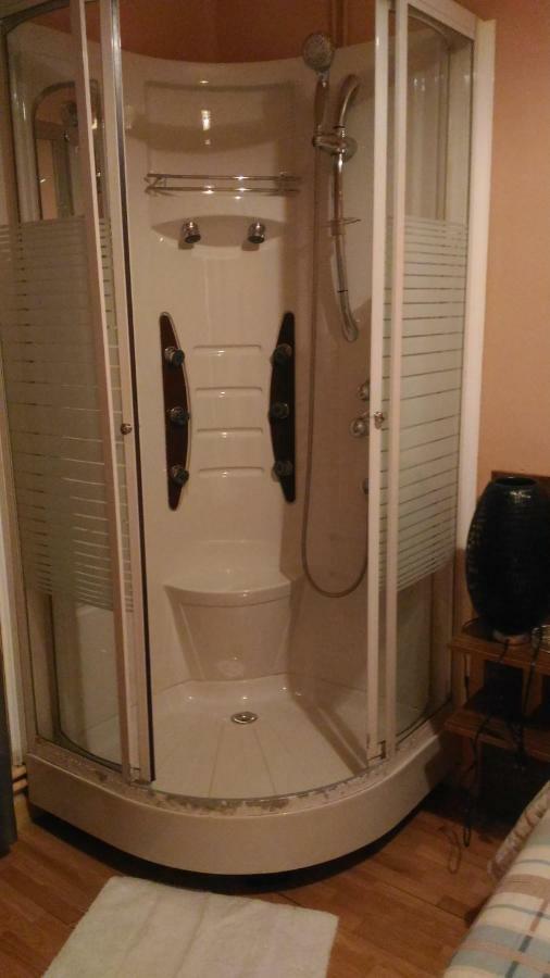 ホテル Hostal Goias オビエド エクステリア 写真